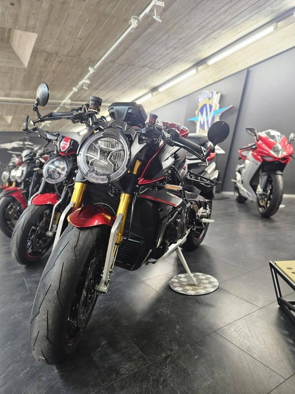 MV Agusta Brutale 1000 RR (2021 - 25) (3)