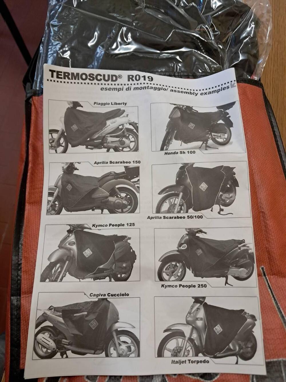 COPRIGAMBE TUCANO URBANO R019 Liberty honda sh 100 (2)