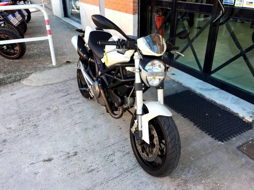 Ducati Monster 696 Plus (2007 - 14) (2)