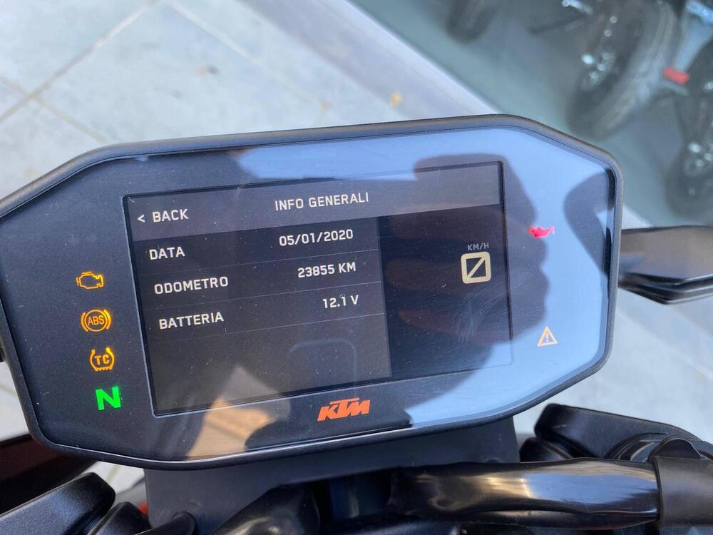 KTM 890 Duke (2021 - 23) (4)