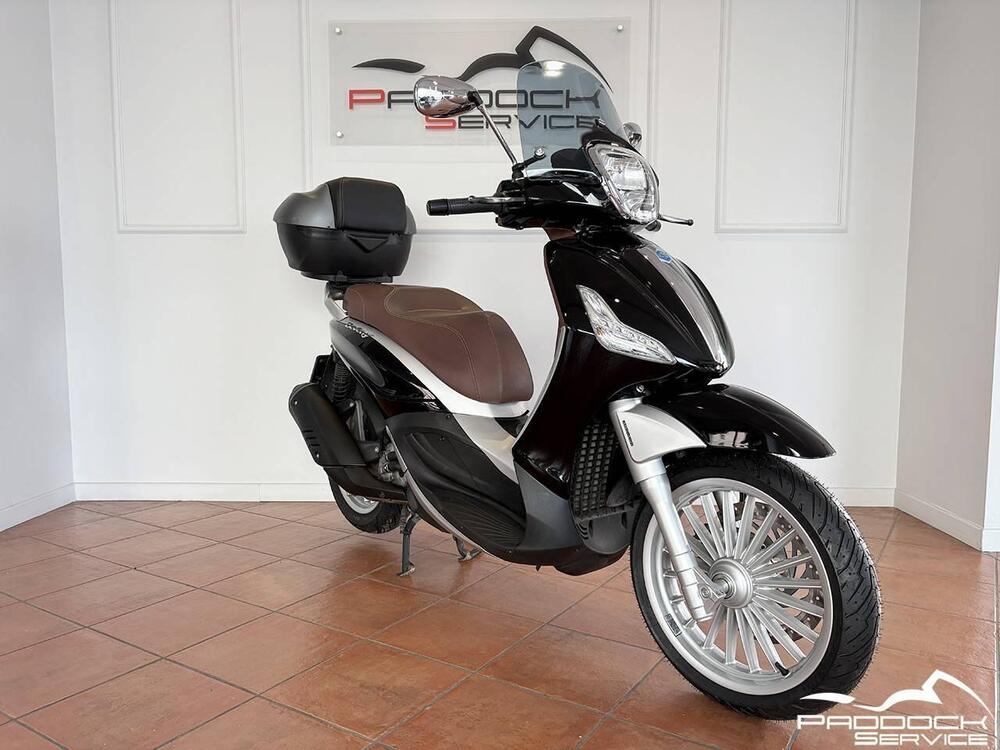 Piaggio Beverly 300 i.e. ABS-ASR (2016 - 20) (2)