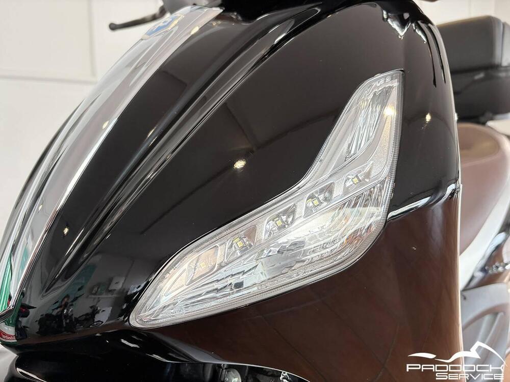 Piaggio Beverly 300 i.e. ABS-ASR (2016 - 20) (8)