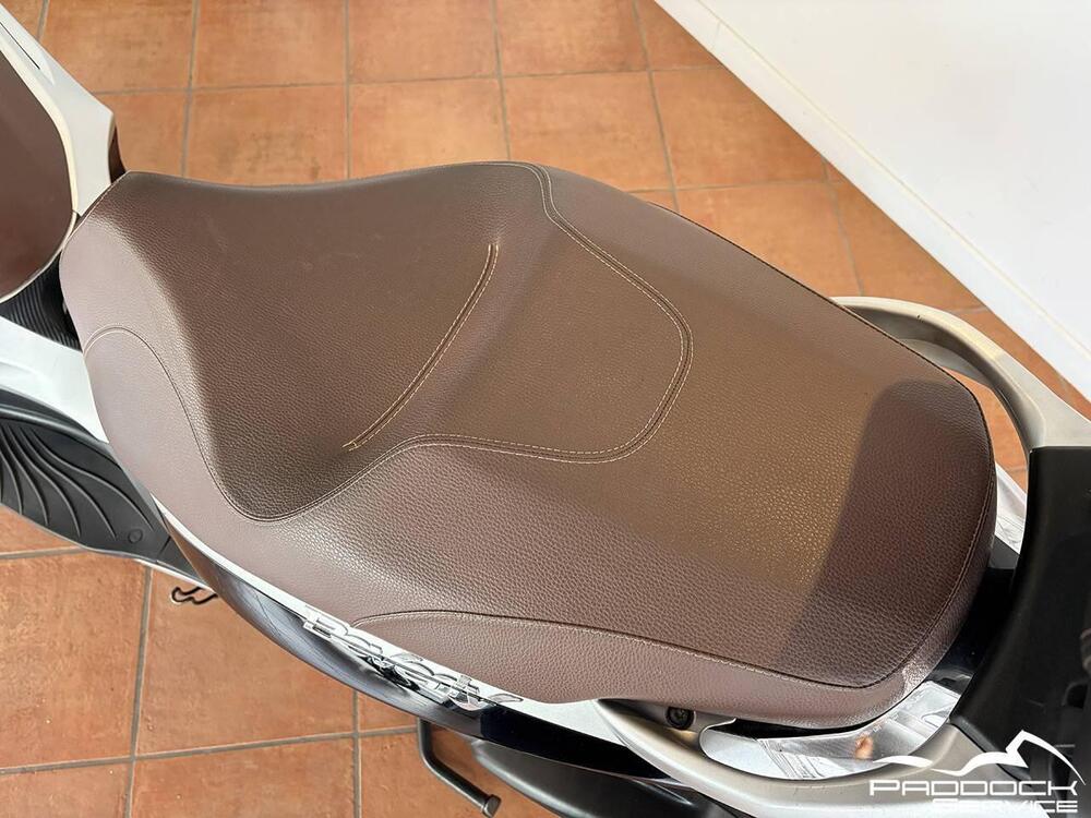 Piaggio Beverly 300 i.e. ABS-ASR (2016 - 20) (10)