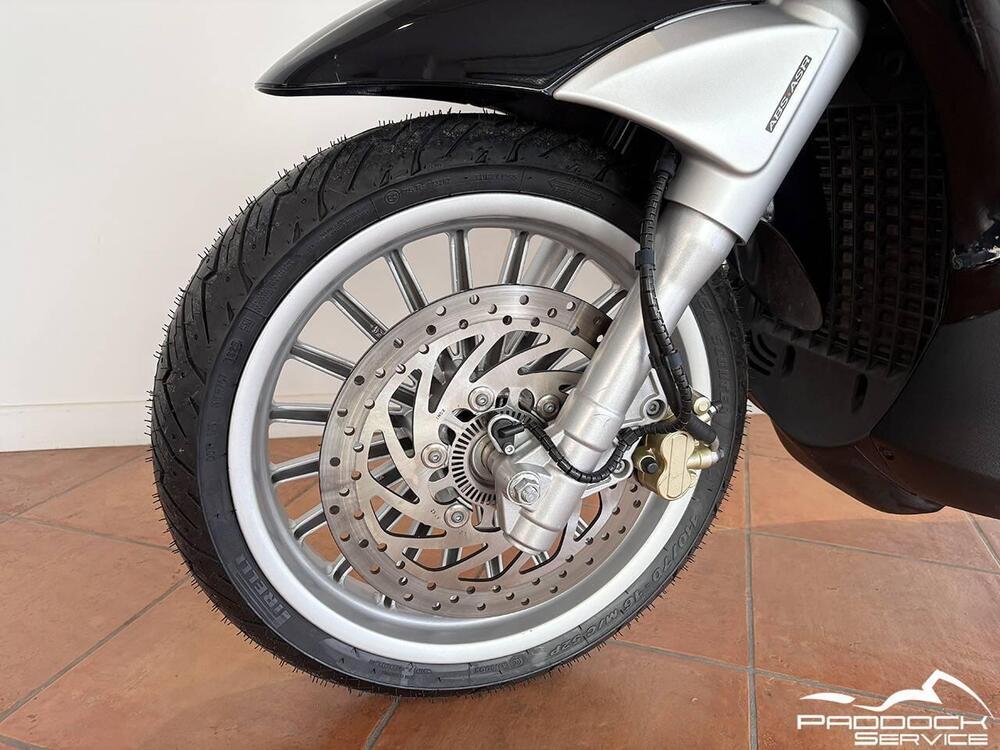 Piaggio Beverly 300 i.e. ABS-ASR (2016 - 20) (12)
