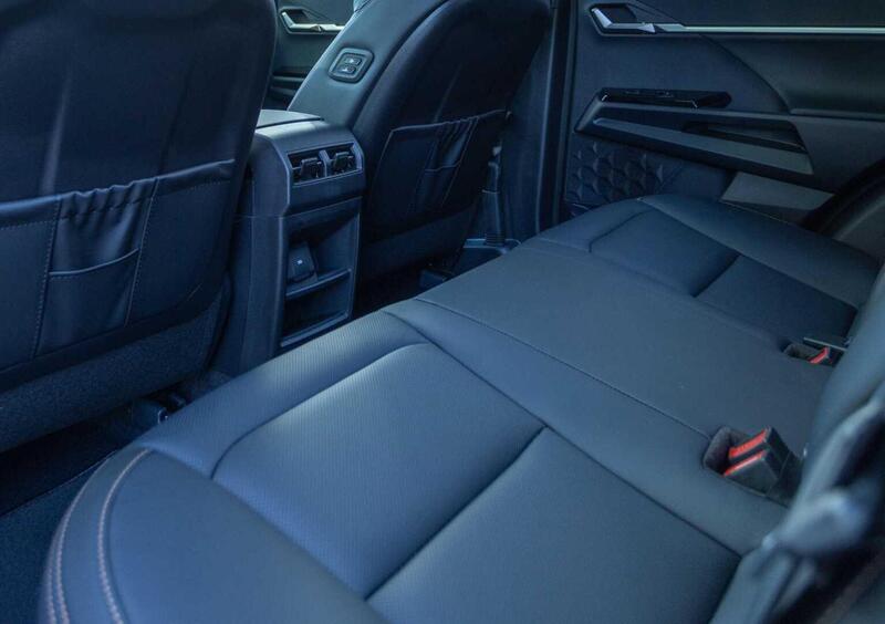 Kg Mobility Torres (14)