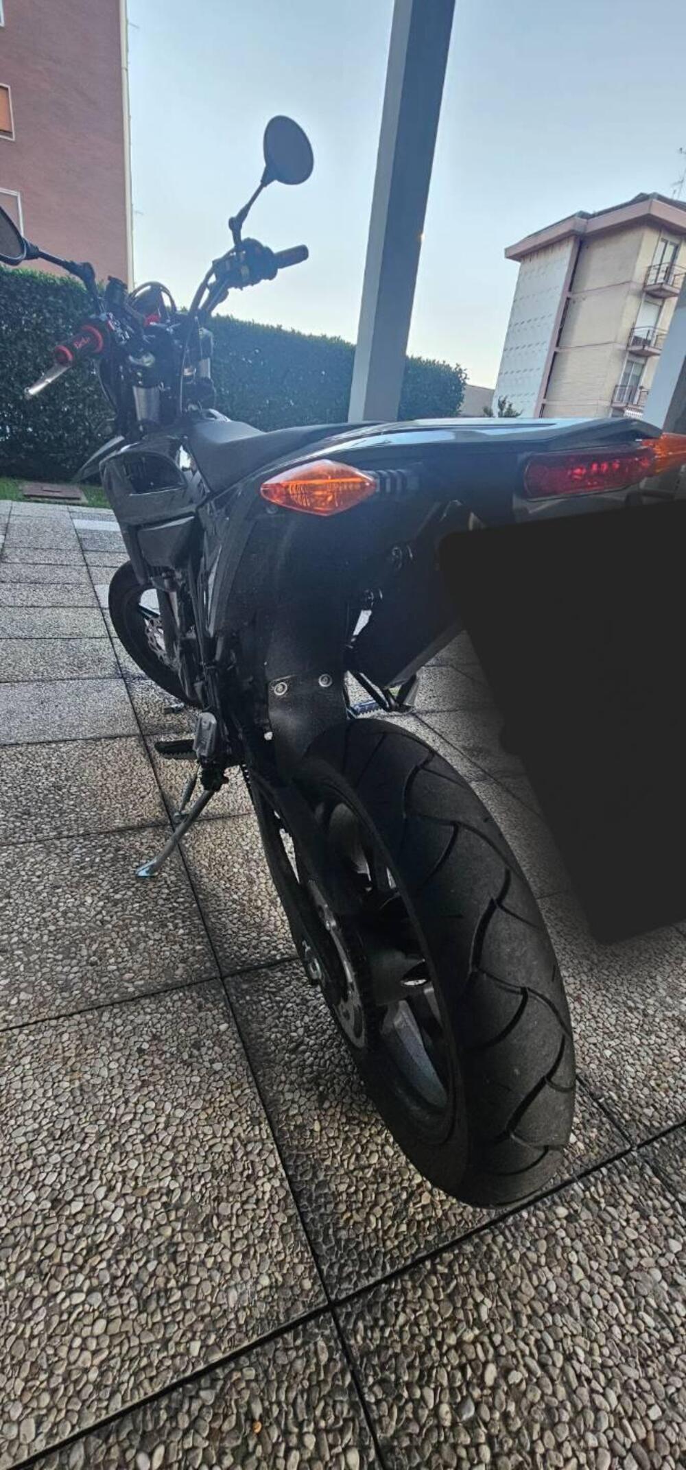 Betamotor RR 125 4T Motard T - X Special Edition (2025) (3)