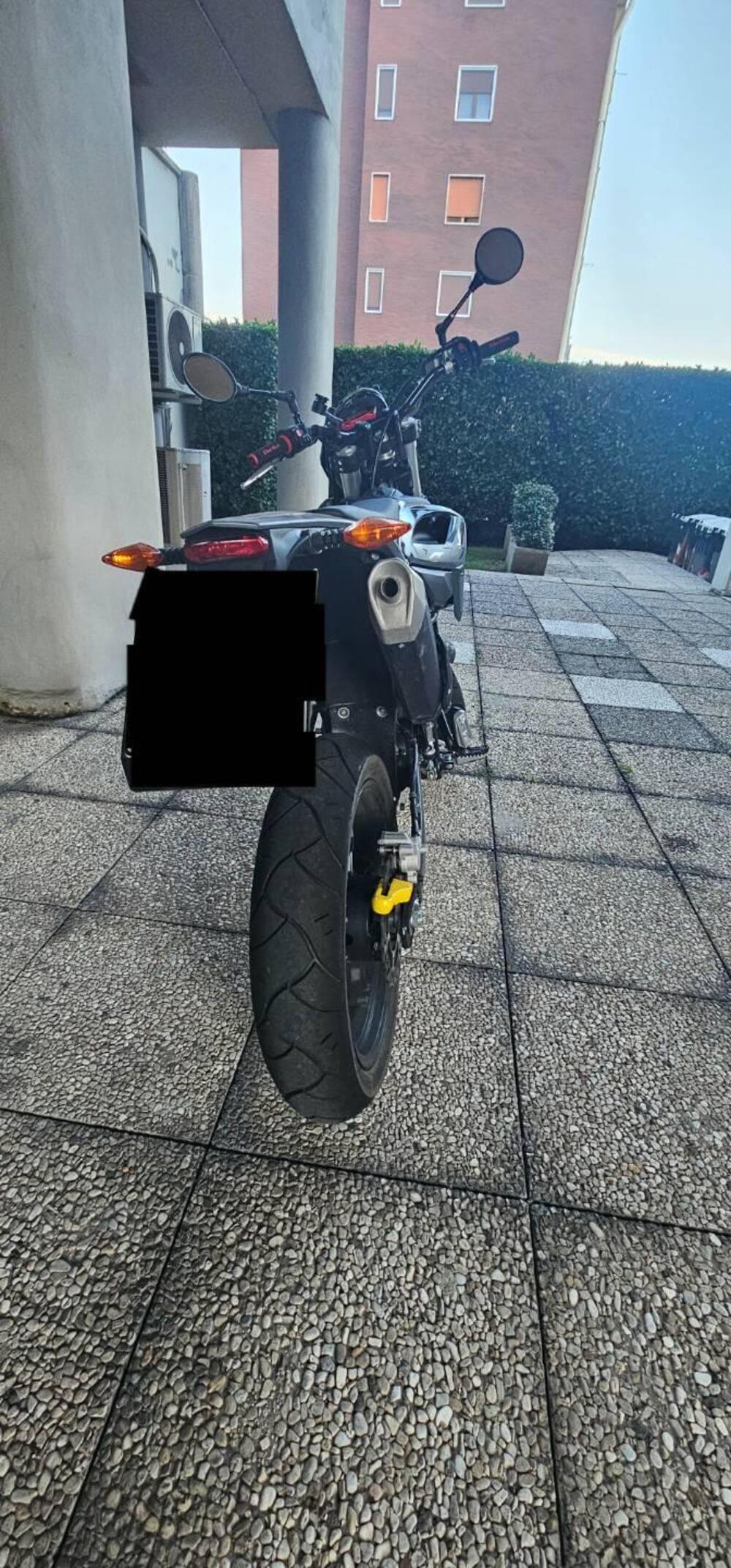 Betamotor RR 125 4T Motard T - X Special Edition (2025) (4)