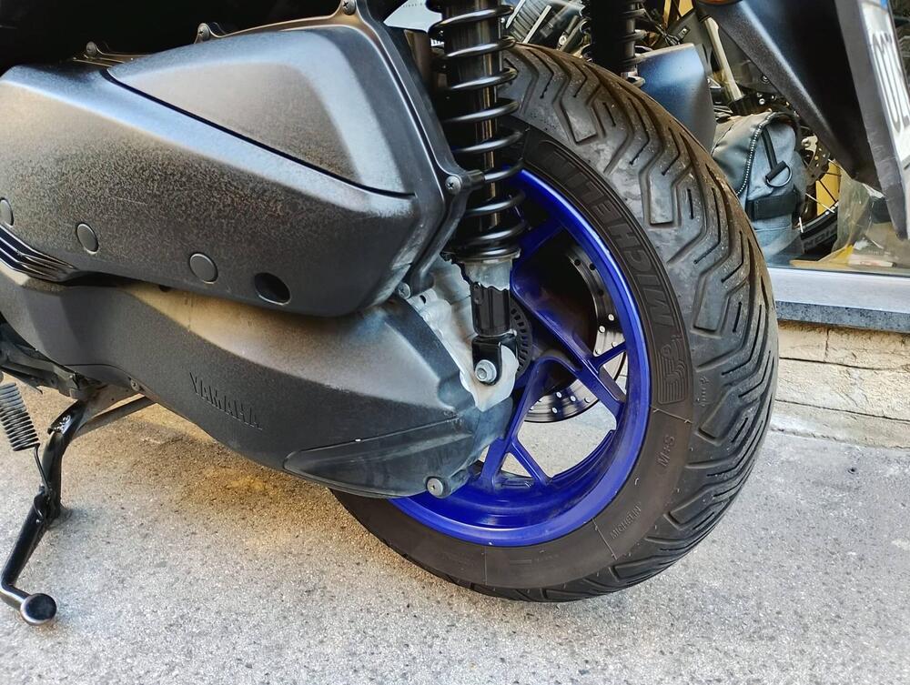 Yamaha X-Max 300 (2021 - 24) (8)