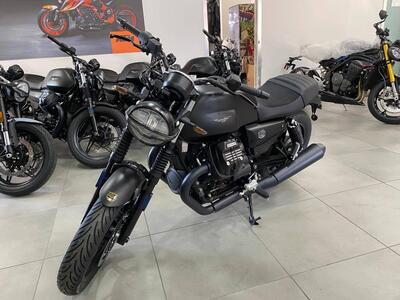 Moto Guzzi V7 Stone (2025) usata