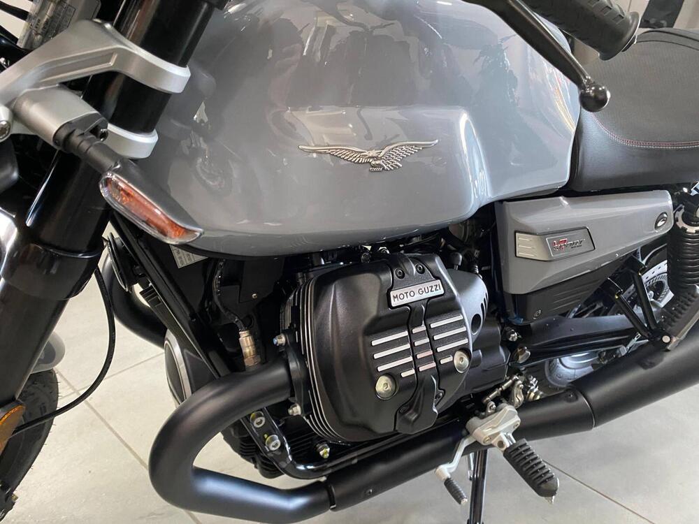 Moto Guzzi V7 Sport (2025 - 26) (7)