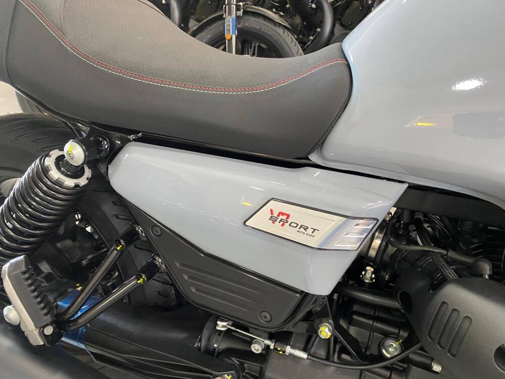 Moto Guzzi V7 Sport (2025 - 26) (8)