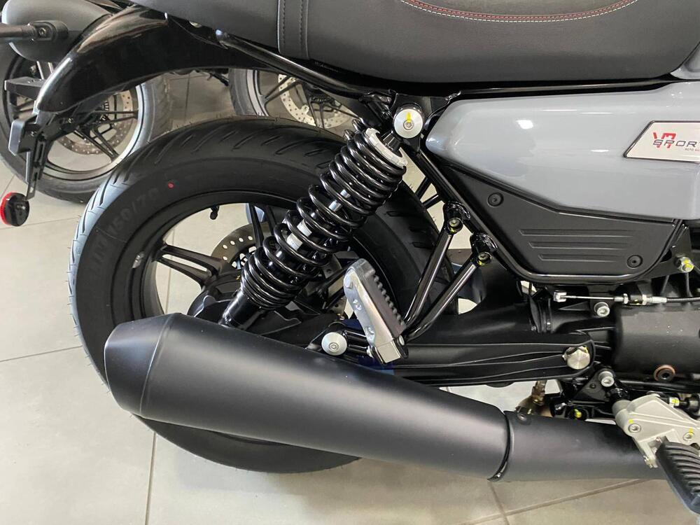 Moto Guzzi V7 Sport (2025 - 26) (9)