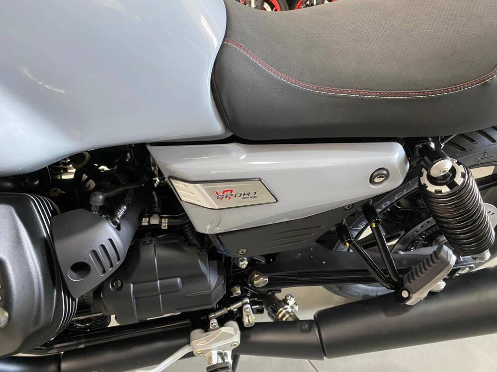 Moto Guzzi V7 Sport (2025) (5)