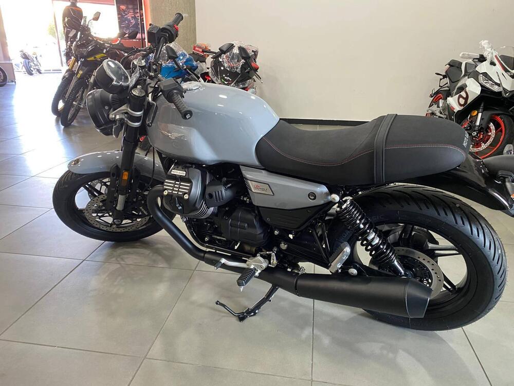 Moto Guzzi V7 Sport (2025) (3)