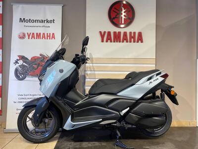 Yamaha X-Max 300 Tech Max (2025) nuova