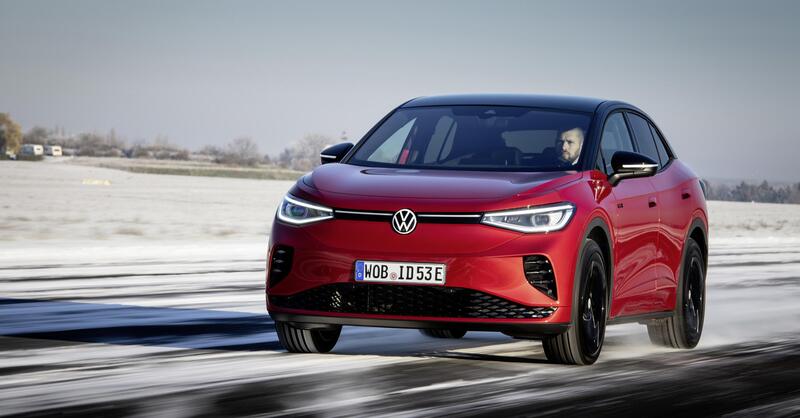 Volkswagen richiama le ID.4 2023 e 2024 per un potenziale difetto alle celle della batteria: rischio incendio durante la ricarica rapida