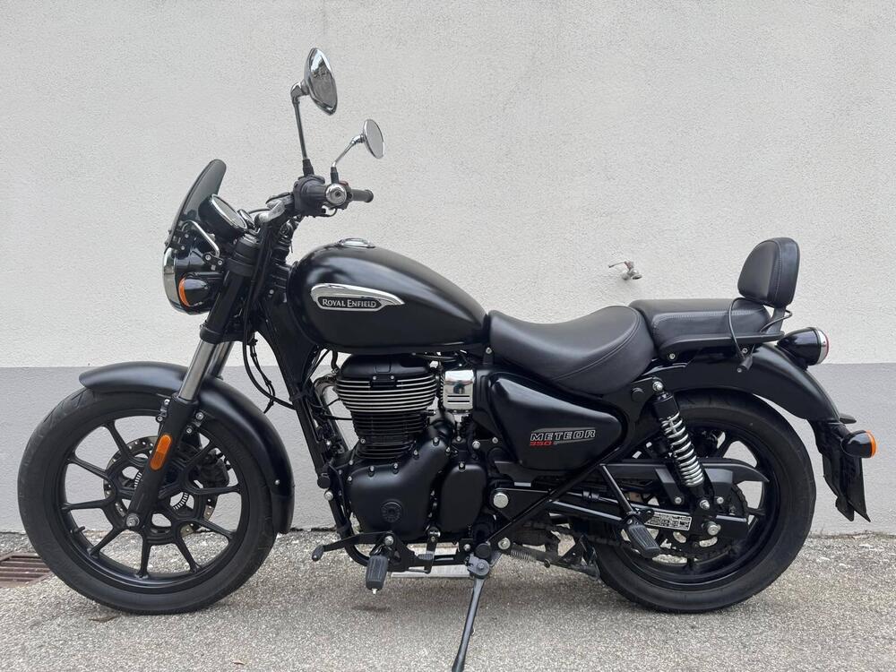 Royal Enfield Meteor 350 Stellar (2021 - 25) (2)