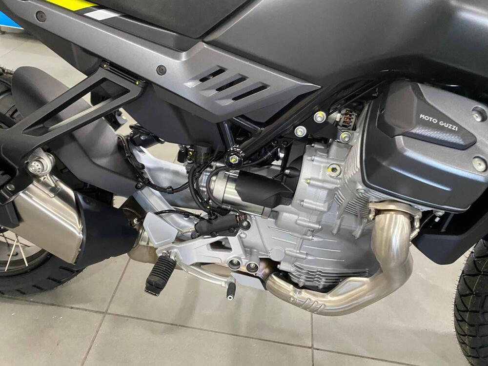 Moto Guzzi Stelvio (2024 - 26) (7)