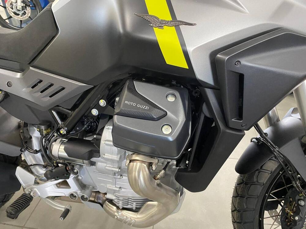 Moto Guzzi Stelvio (2024 - 26) (9)