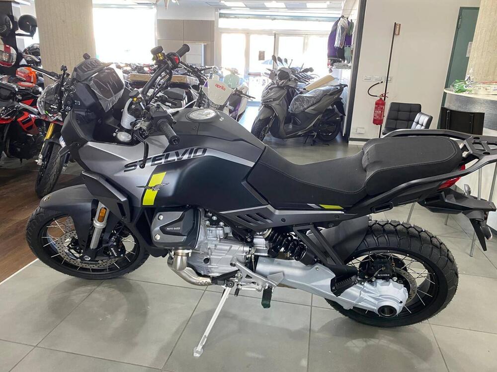 Moto Guzzi Stelvio (2024 - 26) (2)