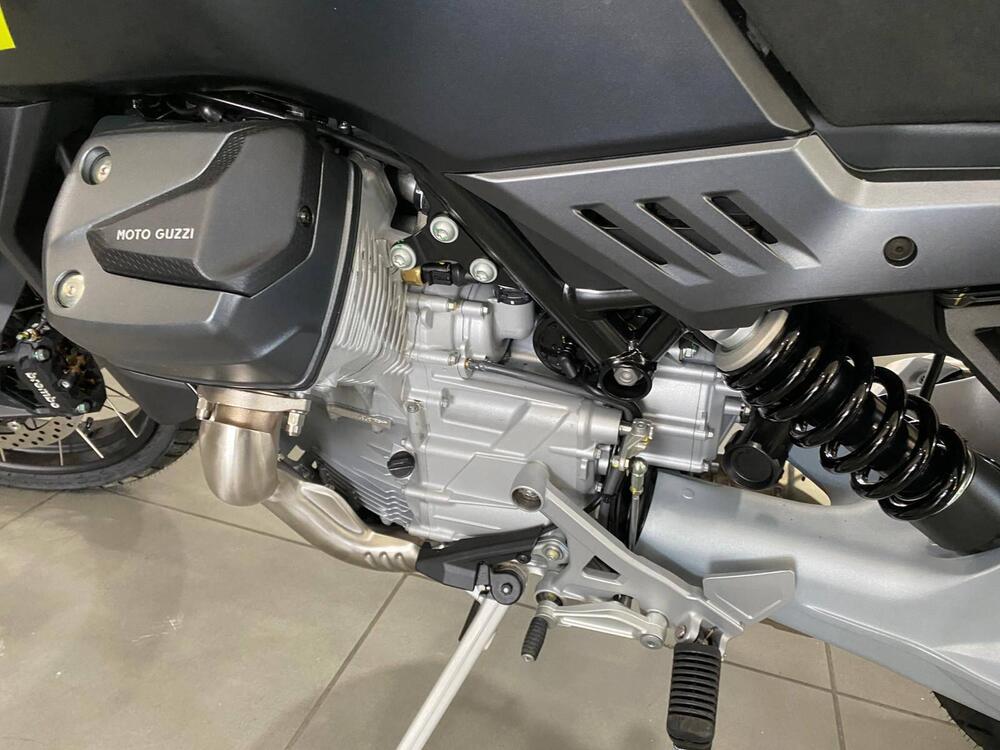 Moto Guzzi Stelvio (2024 - 26) (12)