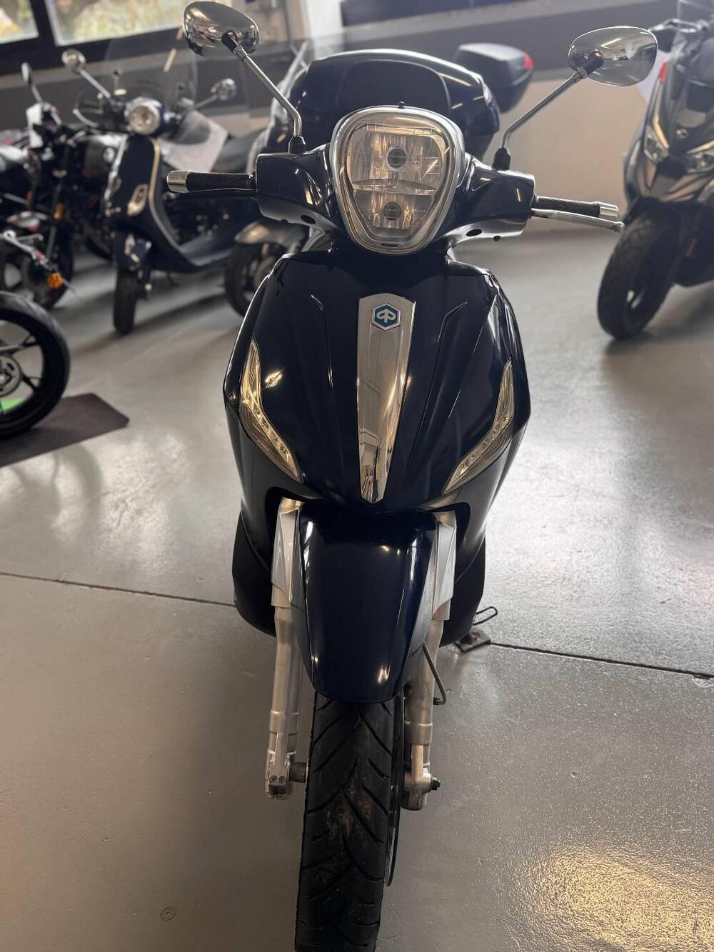 Piaggio Beverly 300 i.e. (2010 - 16) (2)