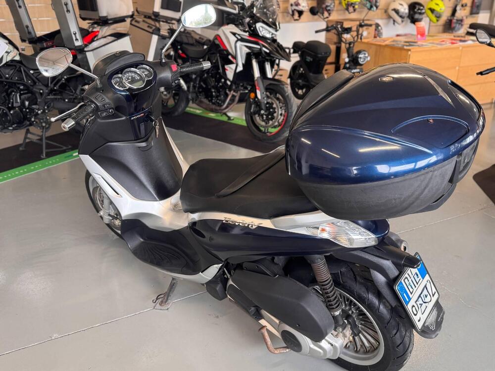 Piaggio Beverly 300 i.e. (2010 - 16) (4)