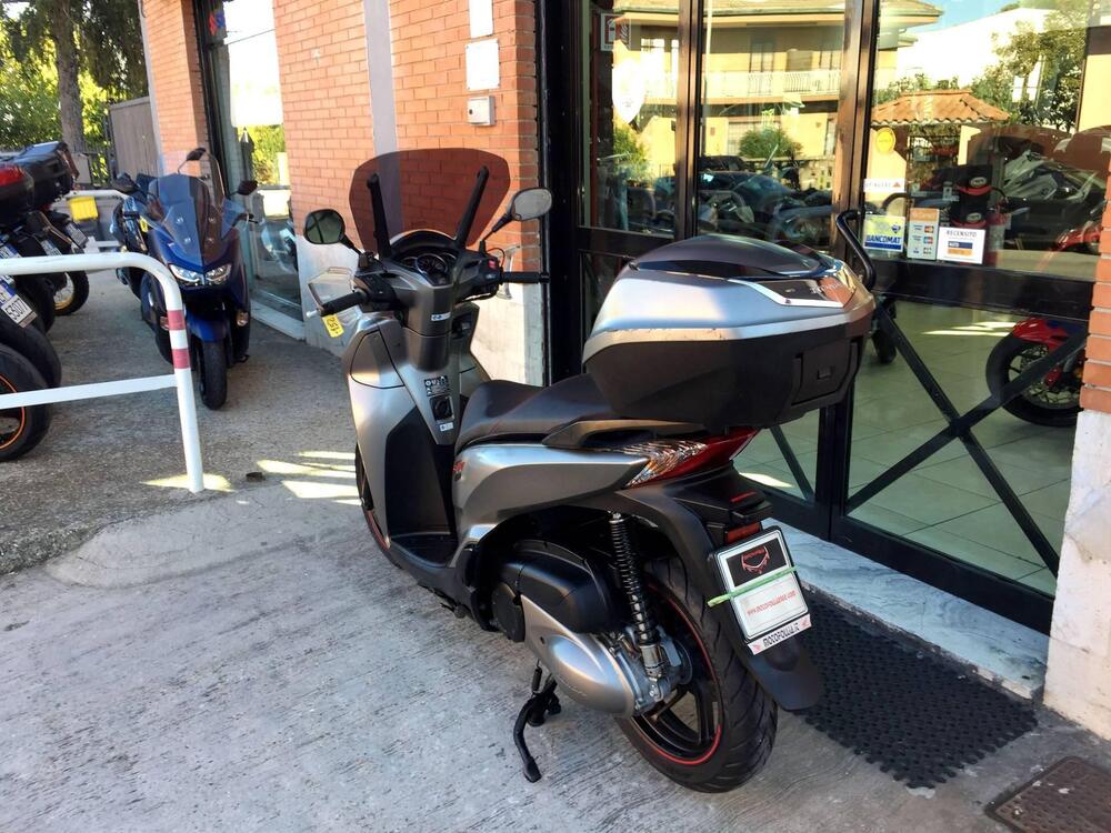 Honda SH 300 i Sport ABS (2018 - 20) (6)