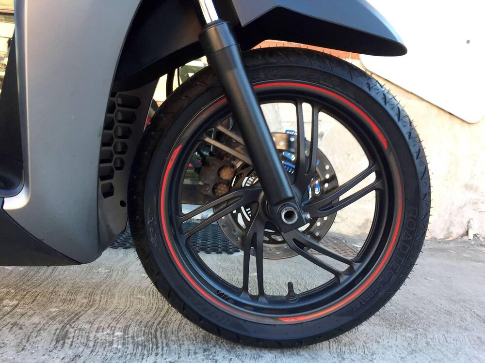 Honda SH 300 i Sport ABS (2018 - 20) (16)