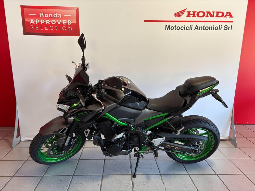 Kawasaki Z 900 (2021 - 24) (2)