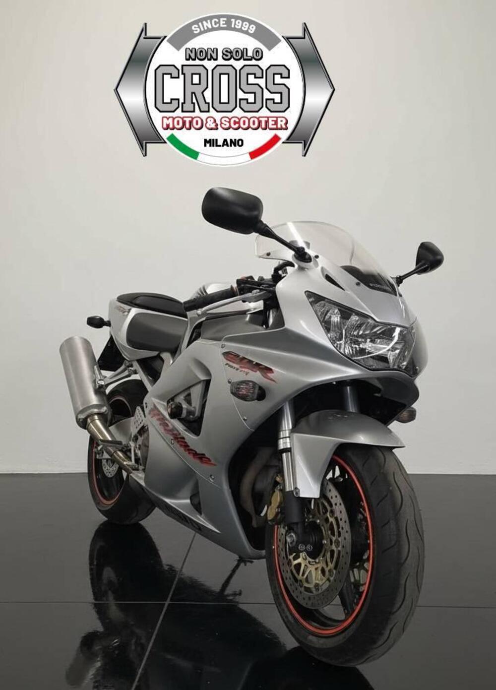 Honda CBR 900 RR Fireblade (2000 - 01) (2)