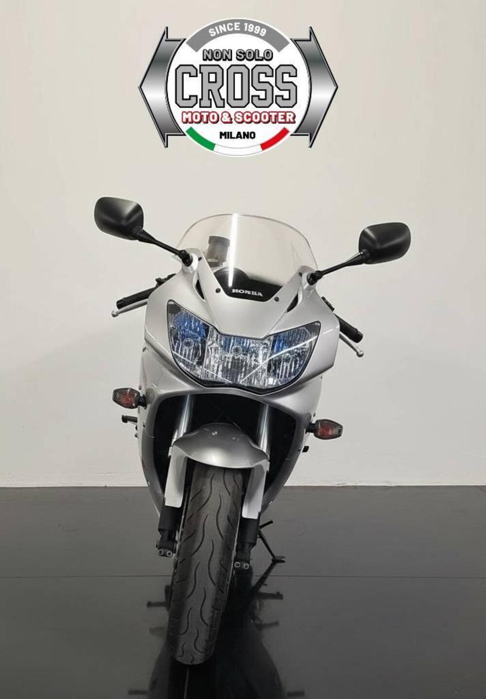 Honda CBR 900 RR Fireblade (2000 - 01) (6)