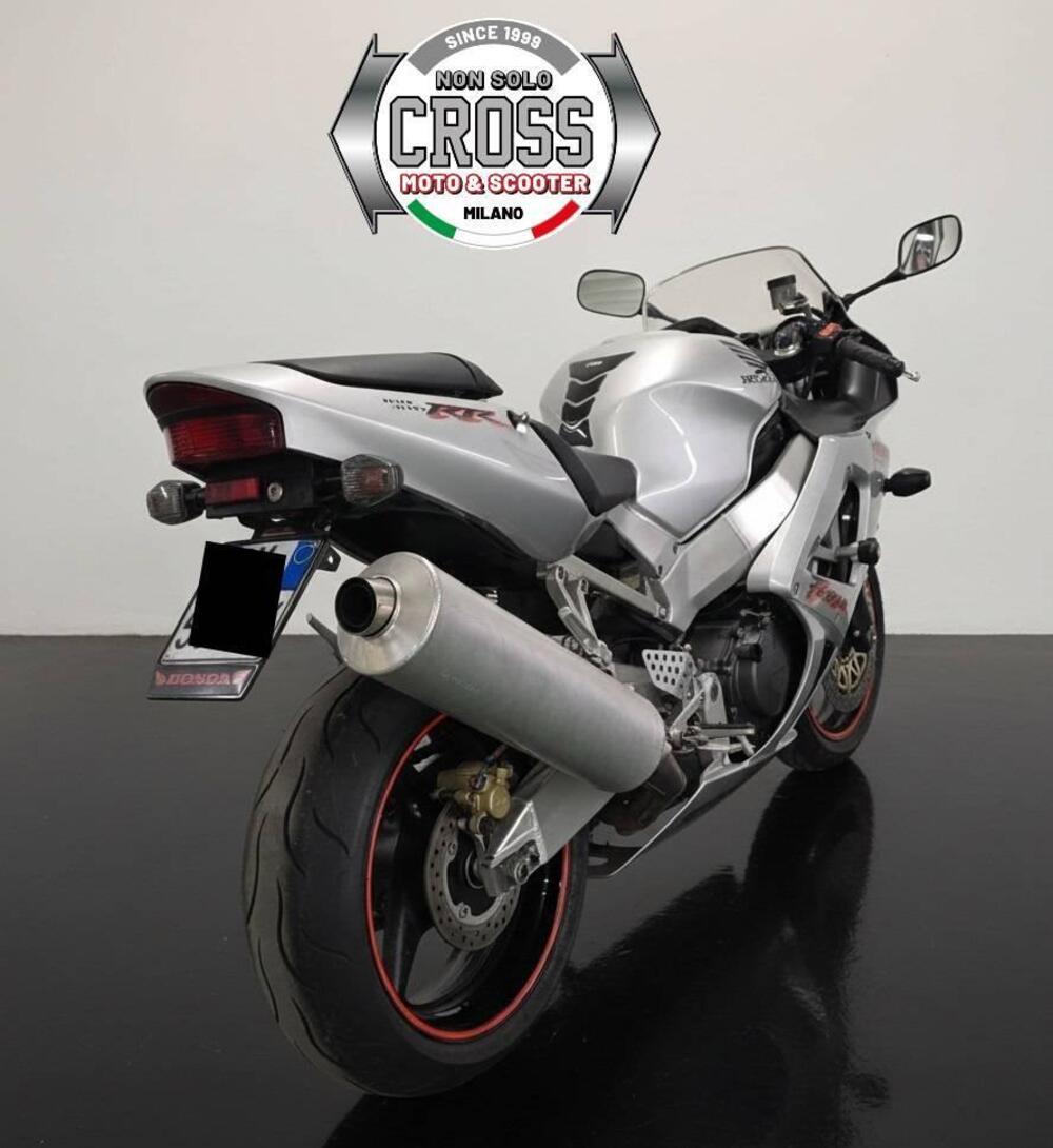 Honda CBR 900 RR Fireblade (2000 - 01) (7)