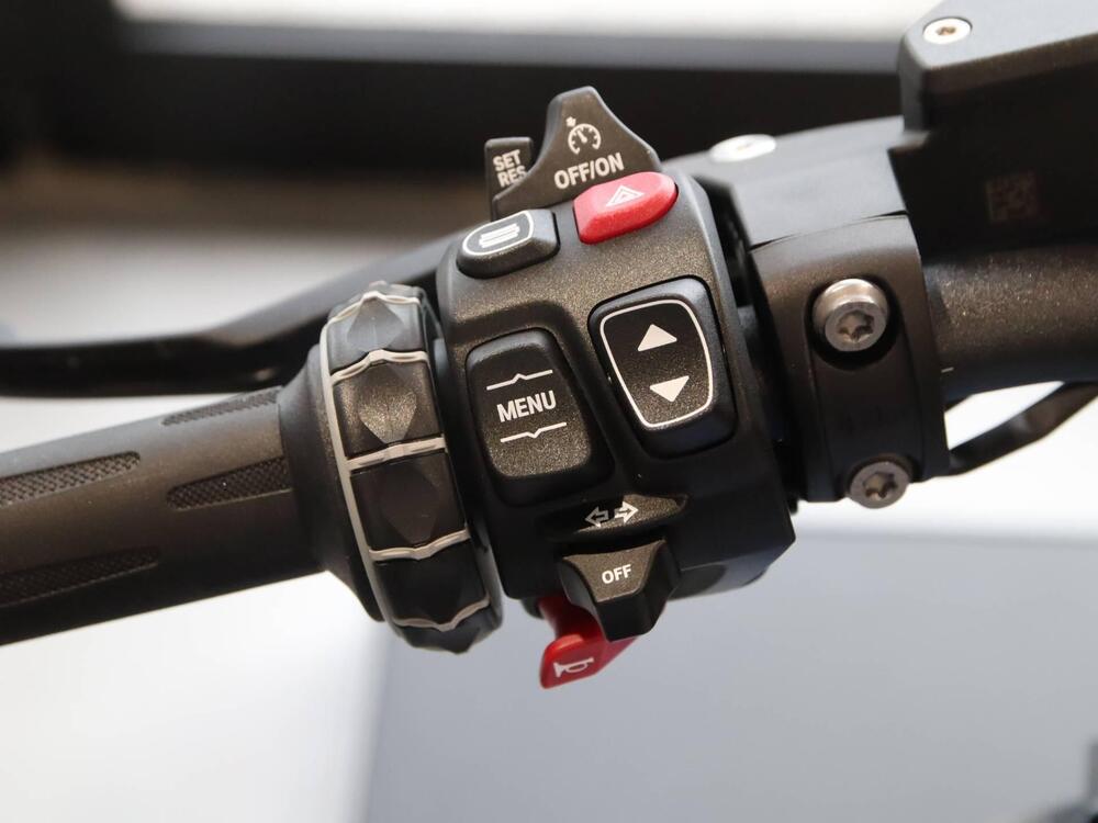 Bmw R 1300 R (2026) (9)