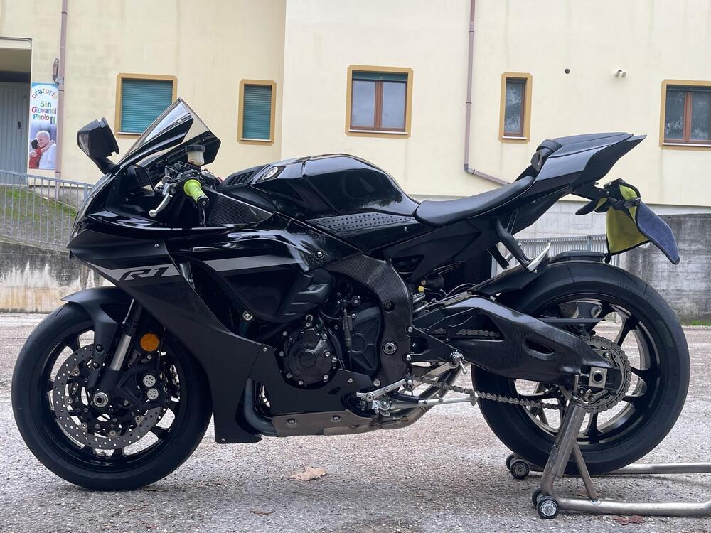 Yamaha YZF R1 (2020 - 25)