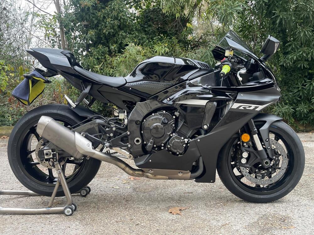Yamaha YZF R1 (2020 - 25) (3)
