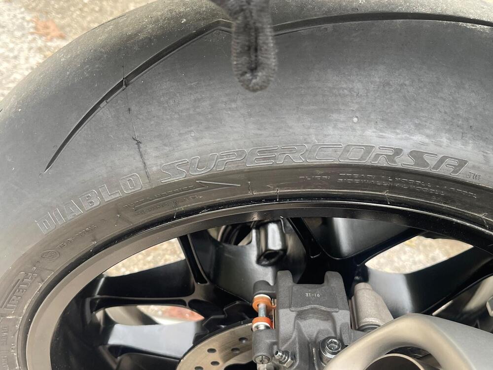 Yamaha YZF R1 (2020 - 25) (17)