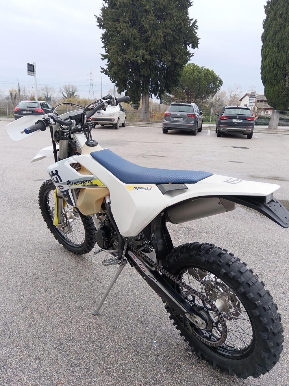 Husqvarna FE 250 (2019) (4)