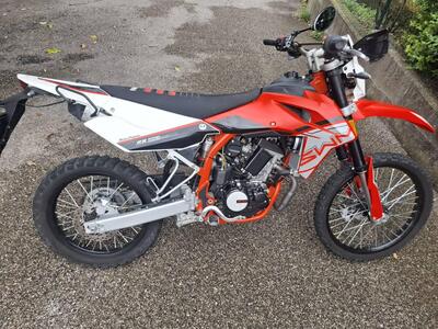 Swm RS 125 R (2021 - 23) usata