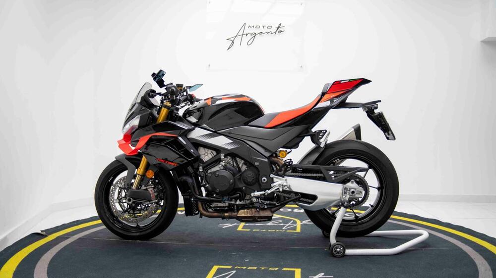 Aprilia Tuono V4 Factory (2025) (6)