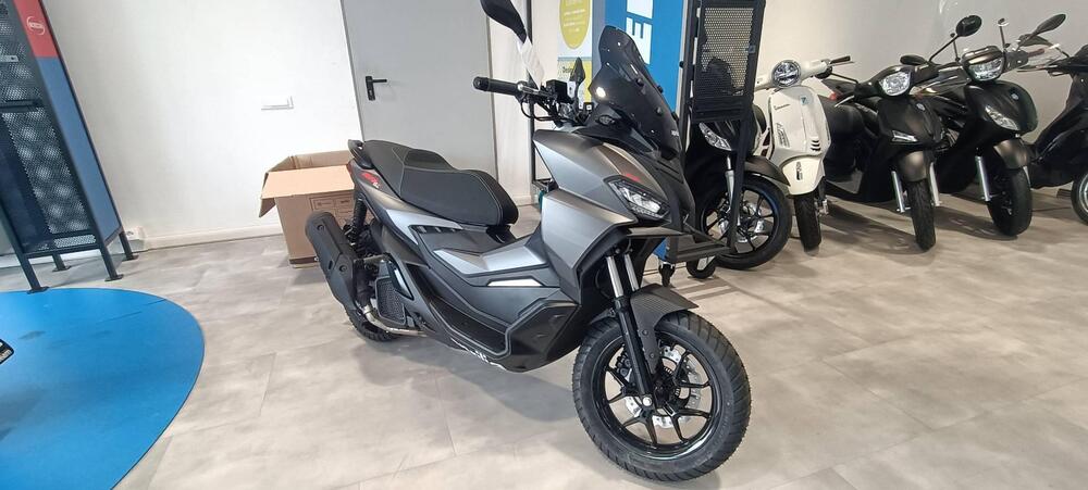 Aprilia SR GT 125 (2025) (4)