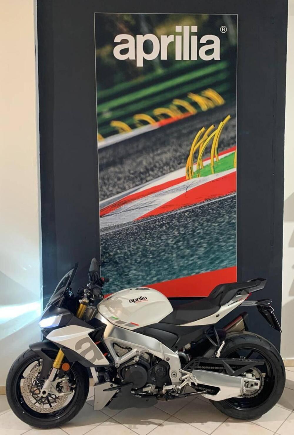 Aprilia Tuono V4 (2021 - 24) (2)