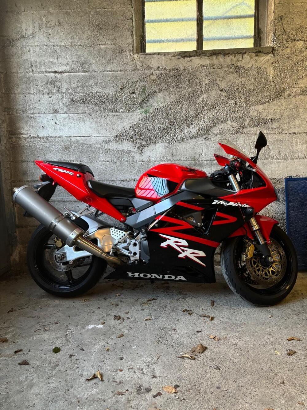 Honda CBR 900 RR Fireblade (2002 - 04) (6)