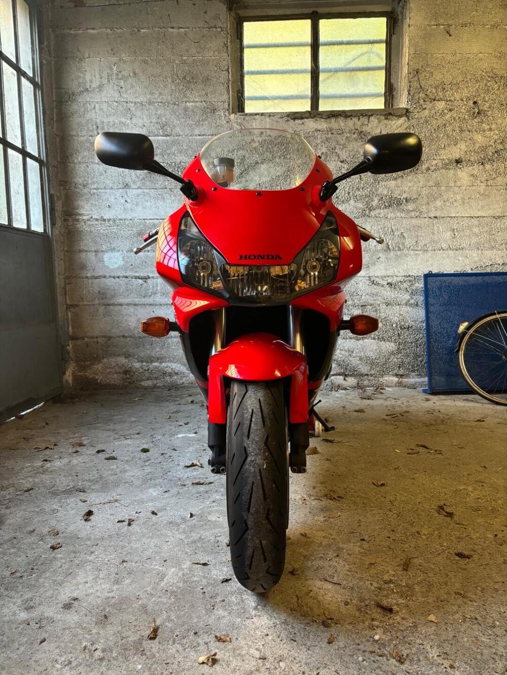 Honda CBR 900 RR Fireblade (2002 - 04) (5)