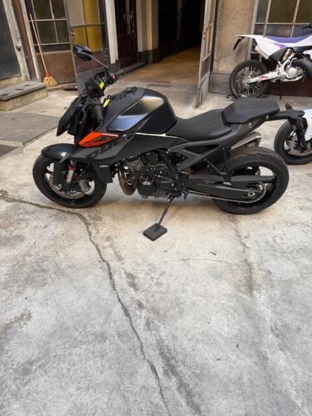 KTM 990 Duke (2024 - 26) (3)