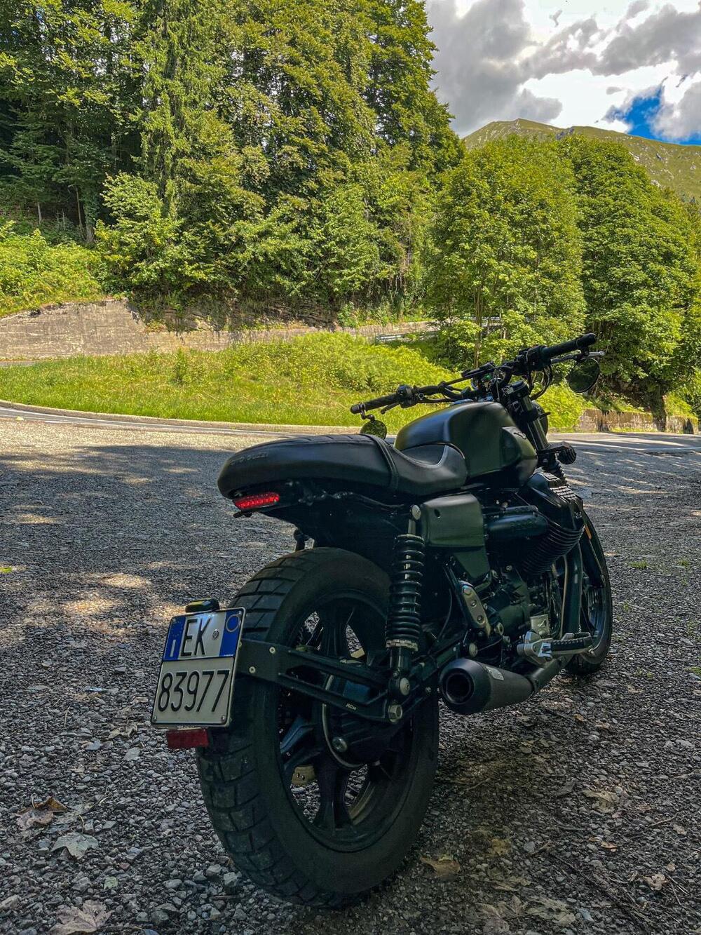 Moto Guzzi V7 III Stone (2017 - 20) (3)