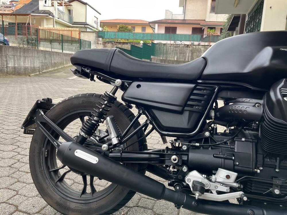 Moto Guzzi V7 III Stone (2017 - 20) (5)