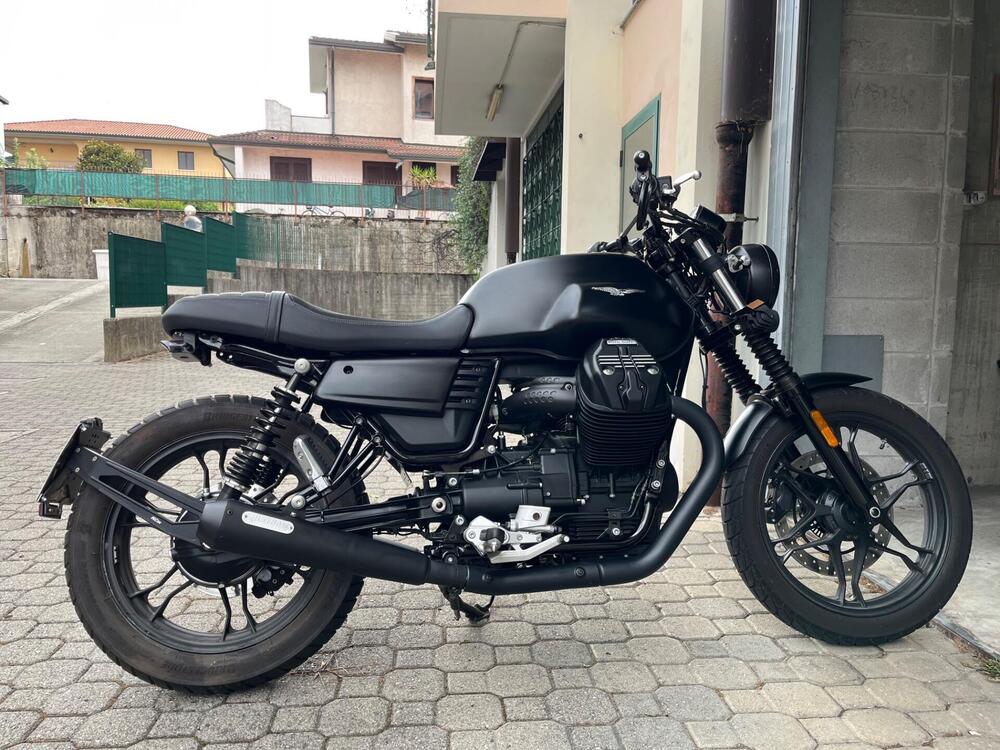 Moto Guzzi V7 III Stone (2017 - 20) (6)