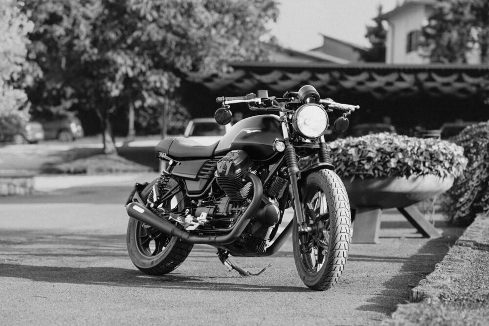 Moto Guzzi V7 III Stone (2017 - 20) (7)