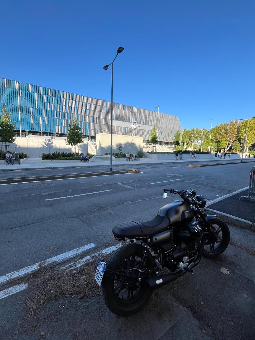 Moto Guzzi V7 III Stone (2017 - 20) (13)